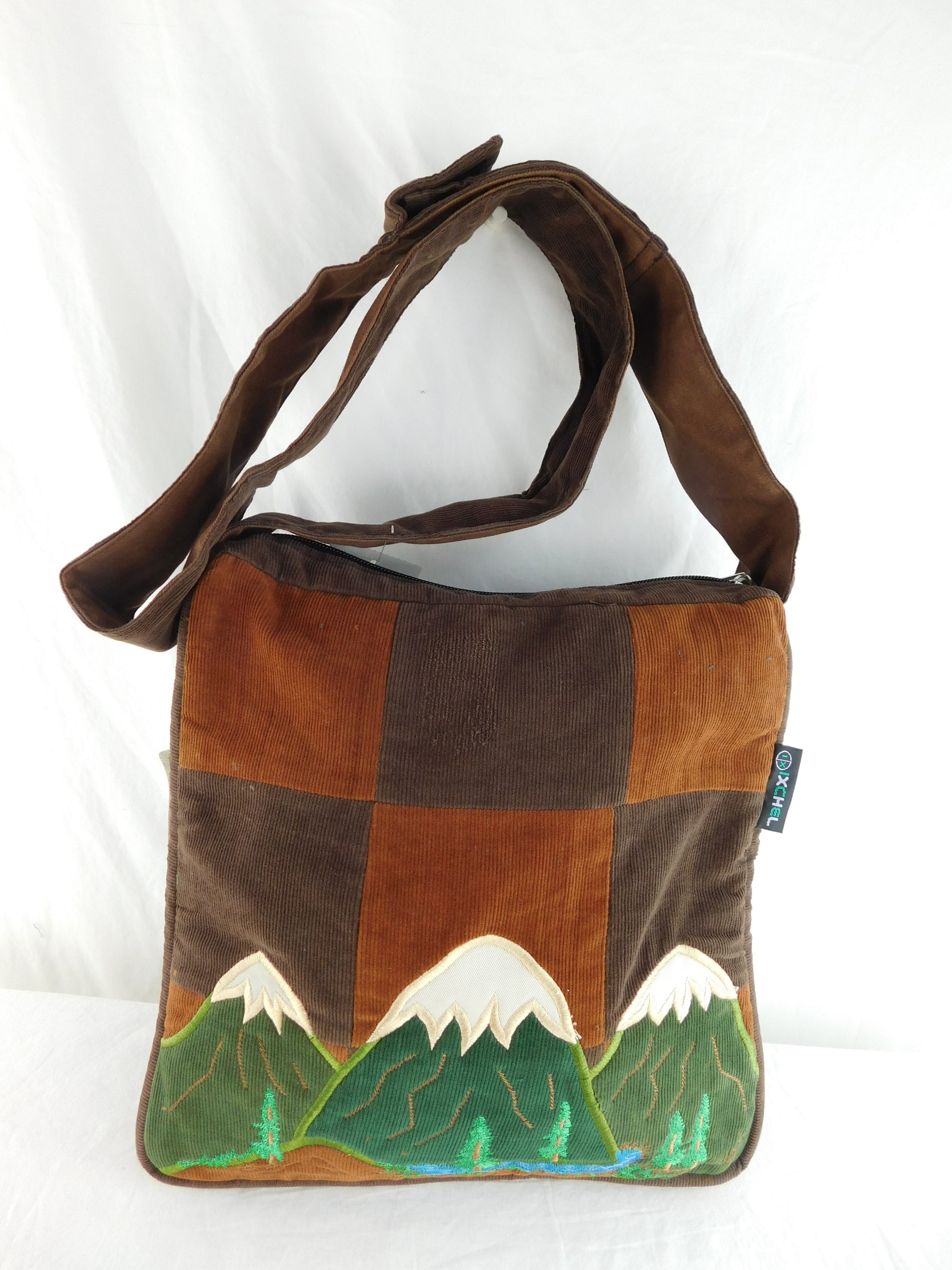 Patchwork shoulder bag with Mountain applique